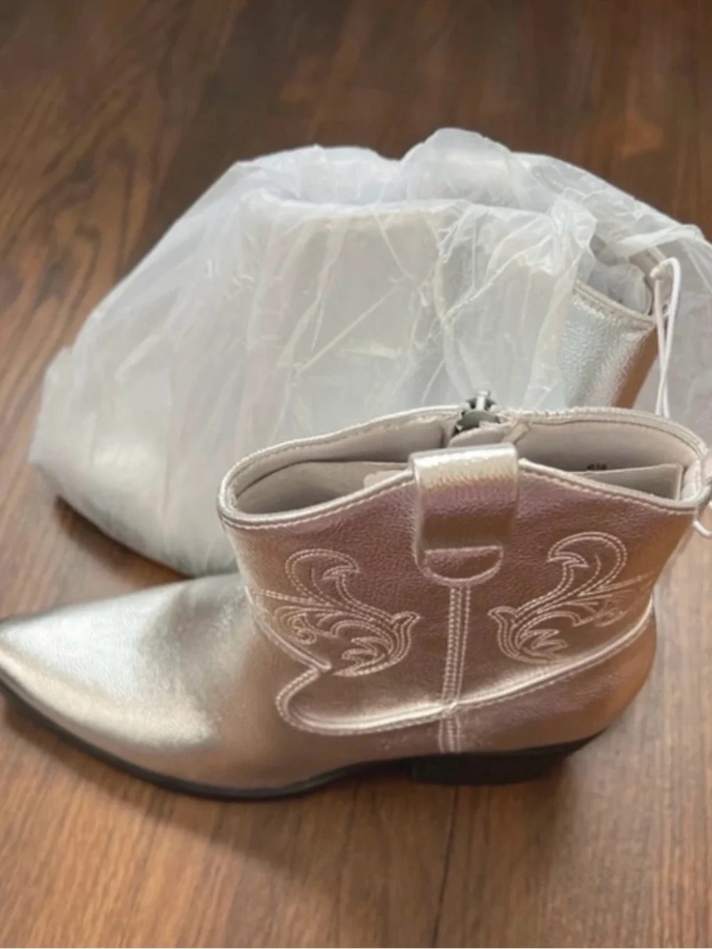 Silver Metallic ankle western cowboy boots pointed toe heeled bootie 7